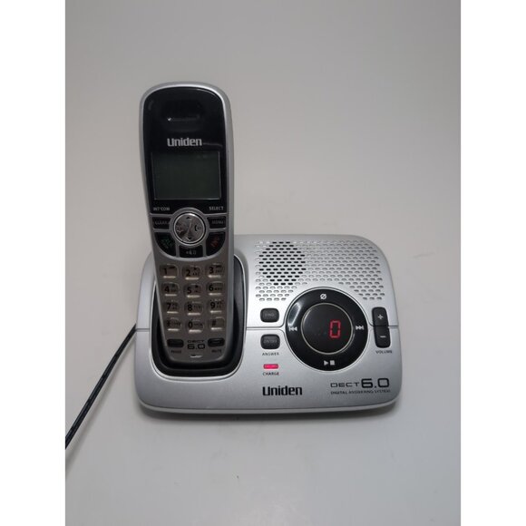 Uniden 1580-2 DECT 6.0 Cordless Phone Answering Machine Base w/ Two Handsets - Picture 8 of 16